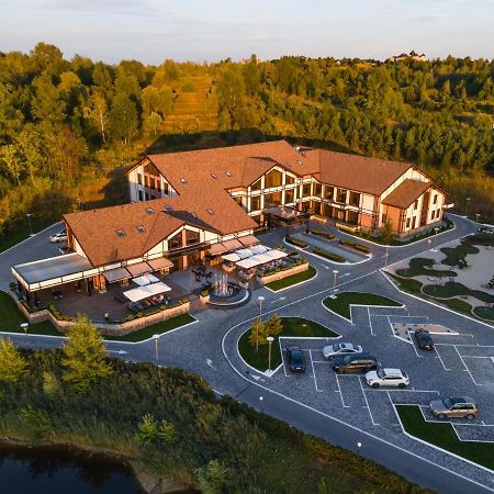 ホテル Equides Club Lesniki エクステリア 写真