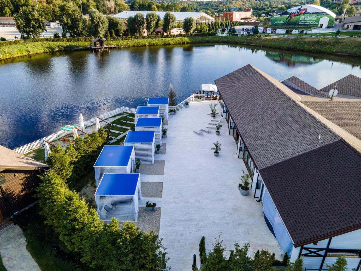 ホテル Equides Club Lesniki エクステリア 写真